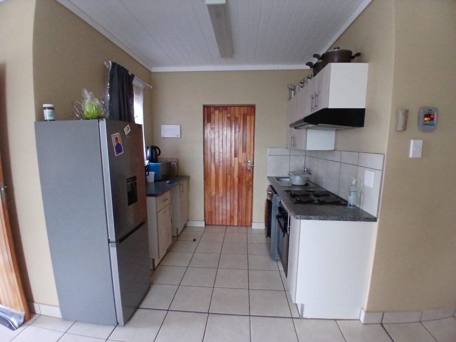 To Let 3 Bedroom Property for Rent in Hillside View Free State